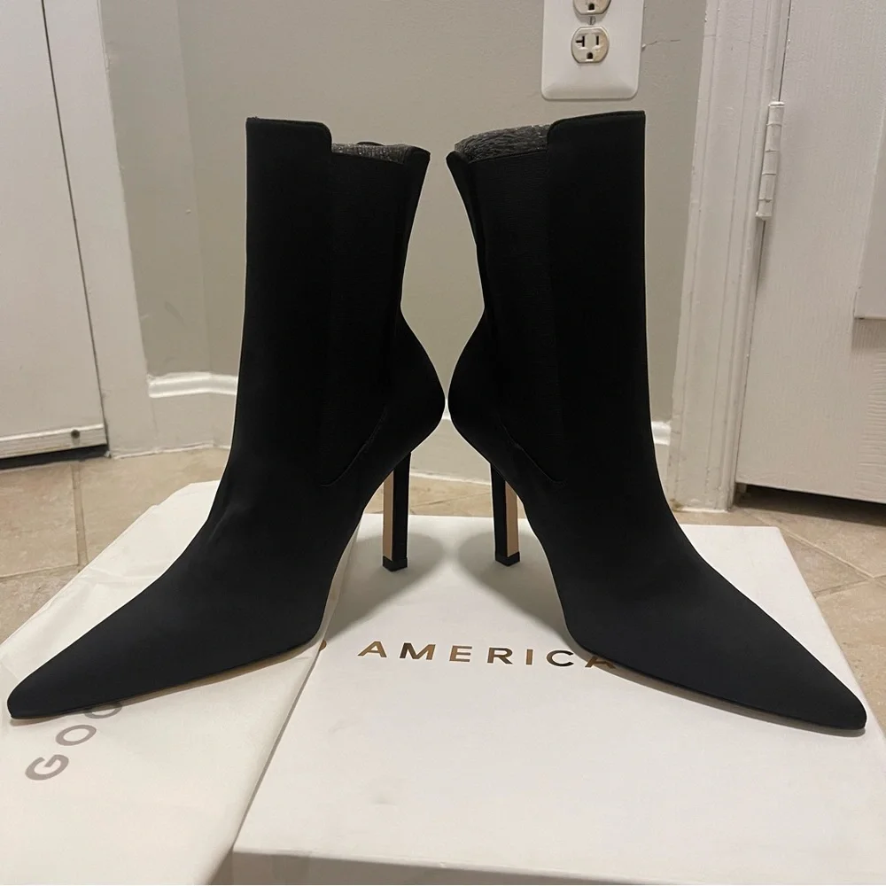 Good American High Kickstand Ankle Booties in Black Neoprene